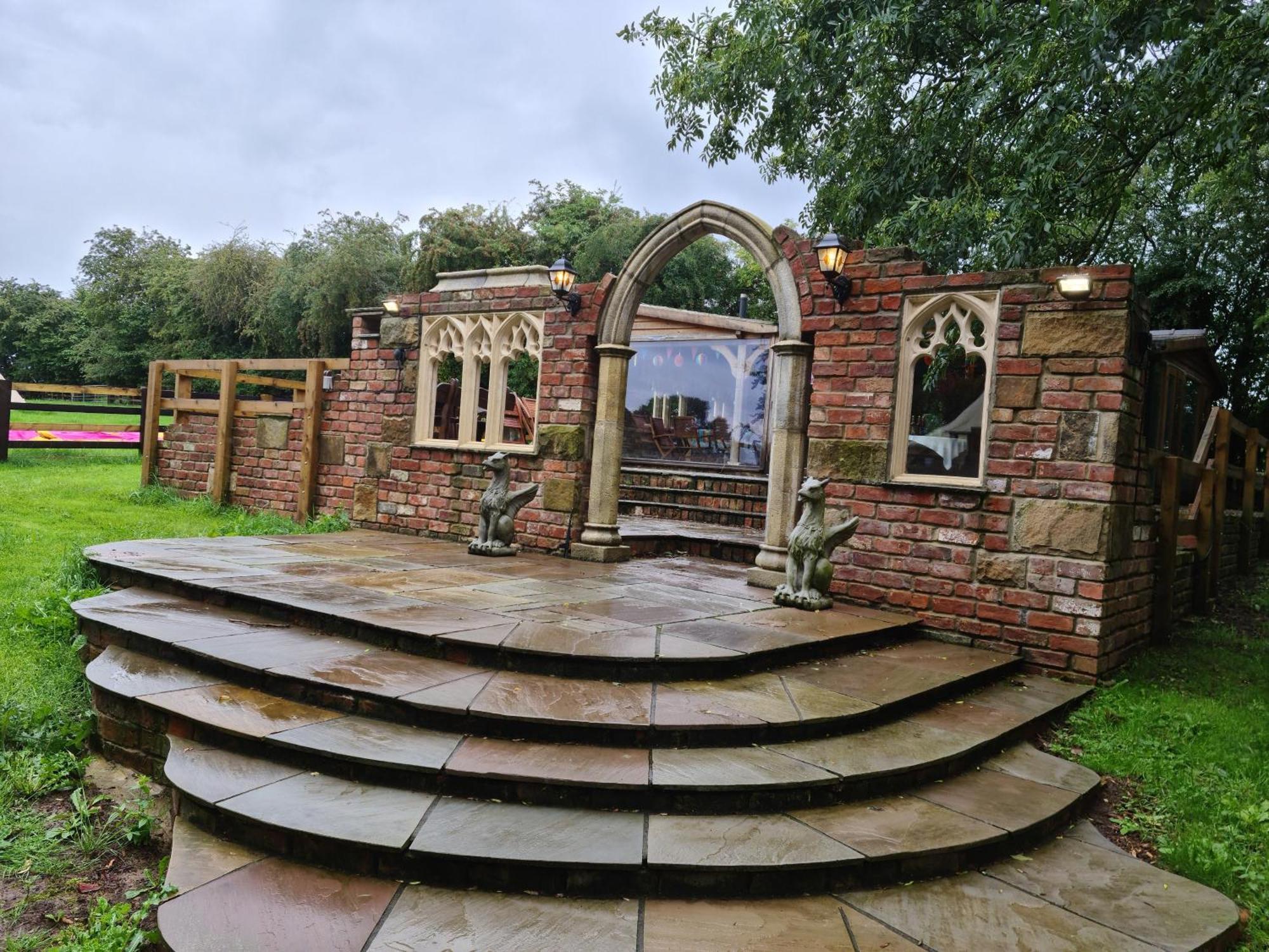 Burtree Country House, Tipi'S, Treehouse & Lodge & House Rooms With Hot Tubs In A Private Garden Thirsk Exterior foto